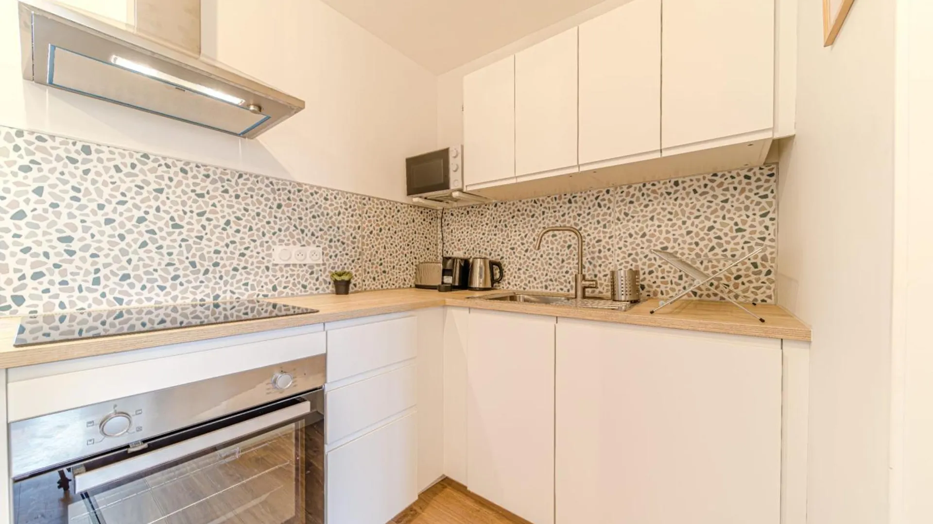 Le Chabriere Charming 4-Person Apartment In Oullins